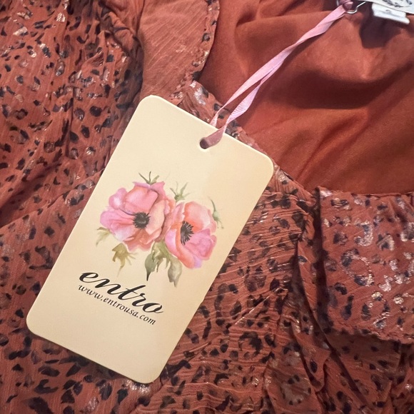 Beautiful brown and orange peplum blouse with subtle accents of gold - Picture 2 of 3